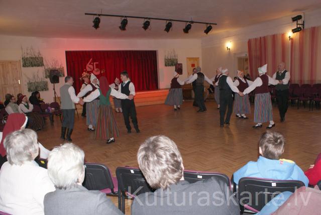 Dejo Alsviķu senioru deju kopa ''Vēlreiz'' - 2013.gada februāra ciemiņi